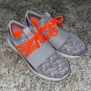 Brand new under armour size 10 womens running shoe